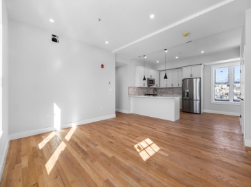 1088 Saratoga, Boston, Massachusetts, 2 Bedrooms Bedrooms, 4 Rooms Rooms,2 BathroomsBathrooms,Residential,For Sale,Saratoga,73480651