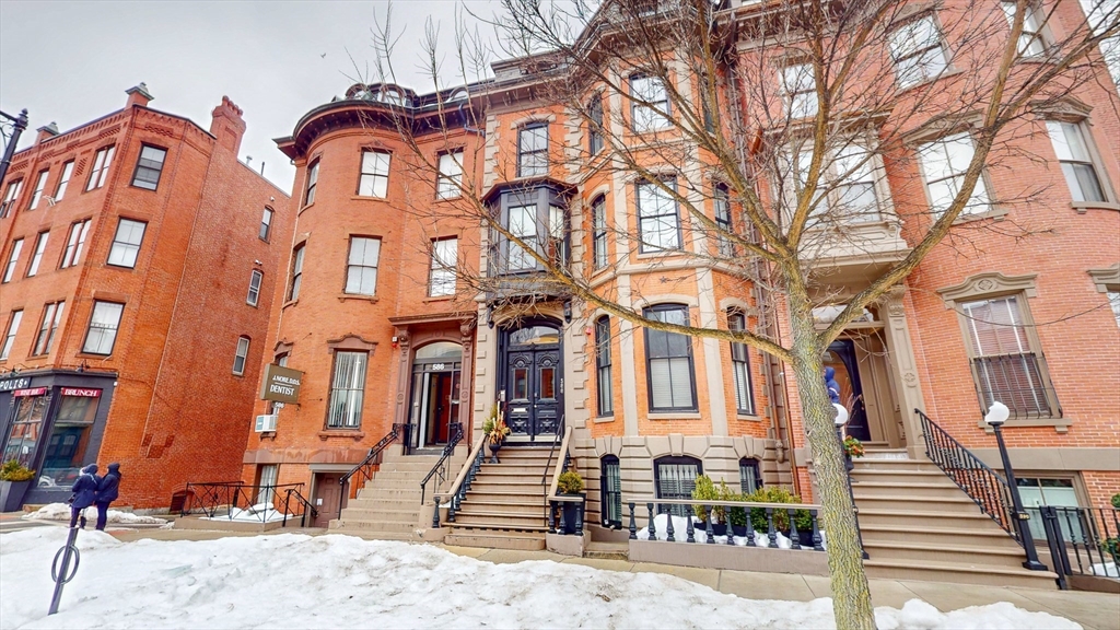 588 Tremont St, Boston, Massachusetts, 3 Bedrooms Bedrooms, 5 Rooms Rooms,2.5 BathroomsBathrooms,Residential Lease,For Rent,Tremont St,73480618