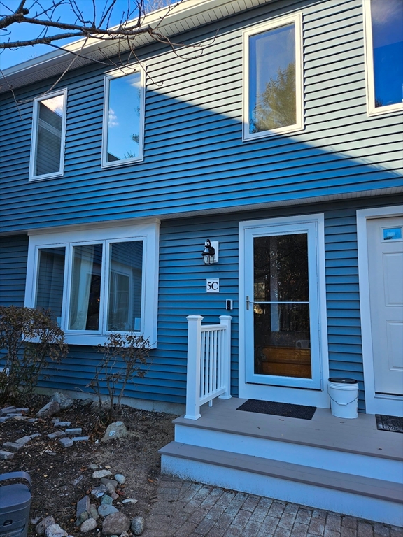 5 Village Way, Norton, Massachusetts, 2 Bedrooms Bedrooms, 5 Rooms Rooms,1.5 BathroomsBathrooms,Residential,For Sale,Village Way,73480696