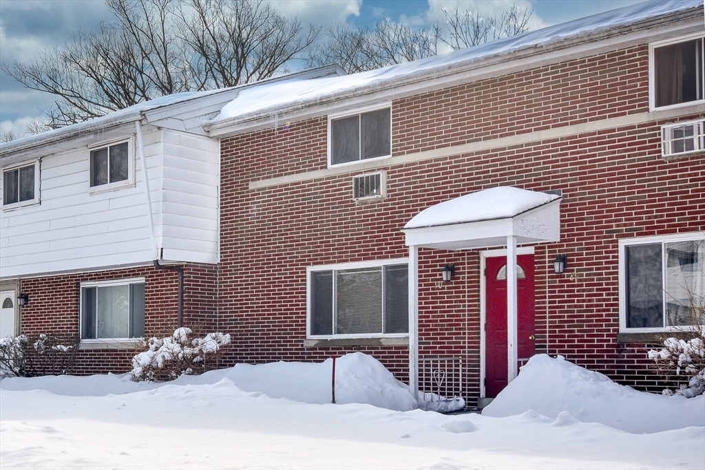 56 Morency Street, Natick, Massachusetts, 2 Bedrooms Bedrooms, 6 Rooms Rooms,1.5 BathroomsBathrooms,Residential,For Sale,Morency Street,73480702