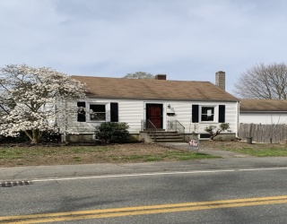 383 Summer St, Brockton, Massachusetts, 2 Bedrooms Bedrooms, 5 Rooms Rooms,1.5 BathroomsBathrooms,Residential,For Sale,Summer St,73480704