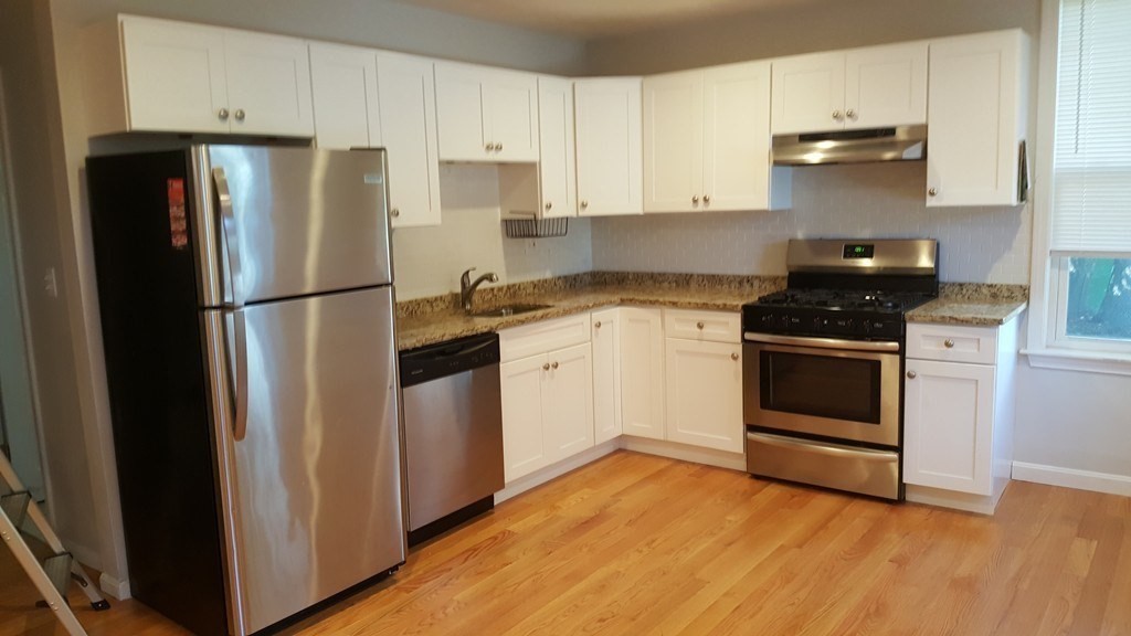 33 Rockland Street, Canton, Massachusetts, 3 Bedrooms Bedrooms, 5 Rooms Rooms,1 BathroomBathrooms,Residential Lease,For Rent,Rockland Street,73480537