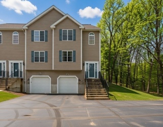 218 Hartford Ave E, Uxbridge, Massachusetts, 2 Bedrooms Bedrooms, 5 Rooms Rooms,1.5 BathroomsBathrooms,Residential,For Sale,Hartford Ave E,73480527