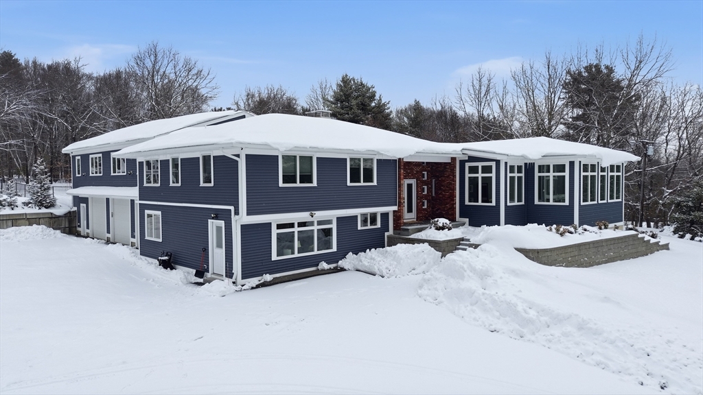 235 Kemp St, Dunstable, Massachusetts, 5 Bedrooms Bedrooms, 12 Rooms Rooms,5.5 BathroomsBathrooms,Residential,For Sale,Kemp St,73480517