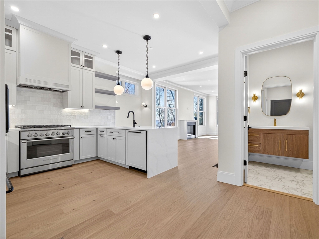 427 E 6th St, Boston, Massachusetts, 3 Bedrooms Bedrooms, 6 Rooms Rooms,3 BathroomsBathrooms,Residential,For Sale,E 6th St,73462304