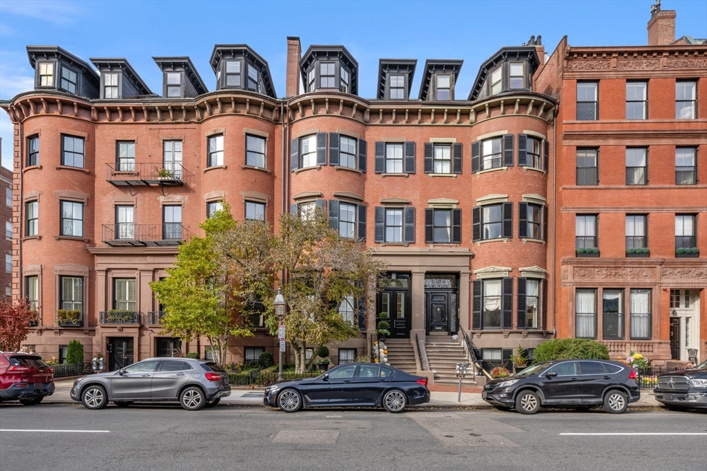 89 Beacon Street, Boston, Massachusetts, 4 Bedrooms Bedrooms, 10 Rooms Rooms,6.5 BathroomsBathrooms,Residential,For Sale,Beacon Street,73460670