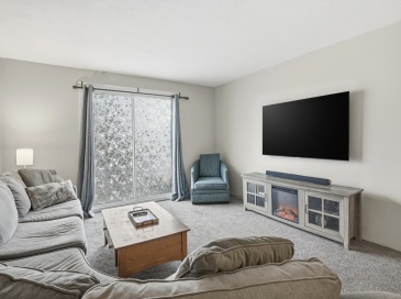 9 Shadowbrook Lane, Milford, Massachusetts, 2 Bedrooms Bedrooms, 5 Rooms Rooms,1.5 BathroomsBathrooms,Residential,For Sale,Shadowbrook Lane,73470455