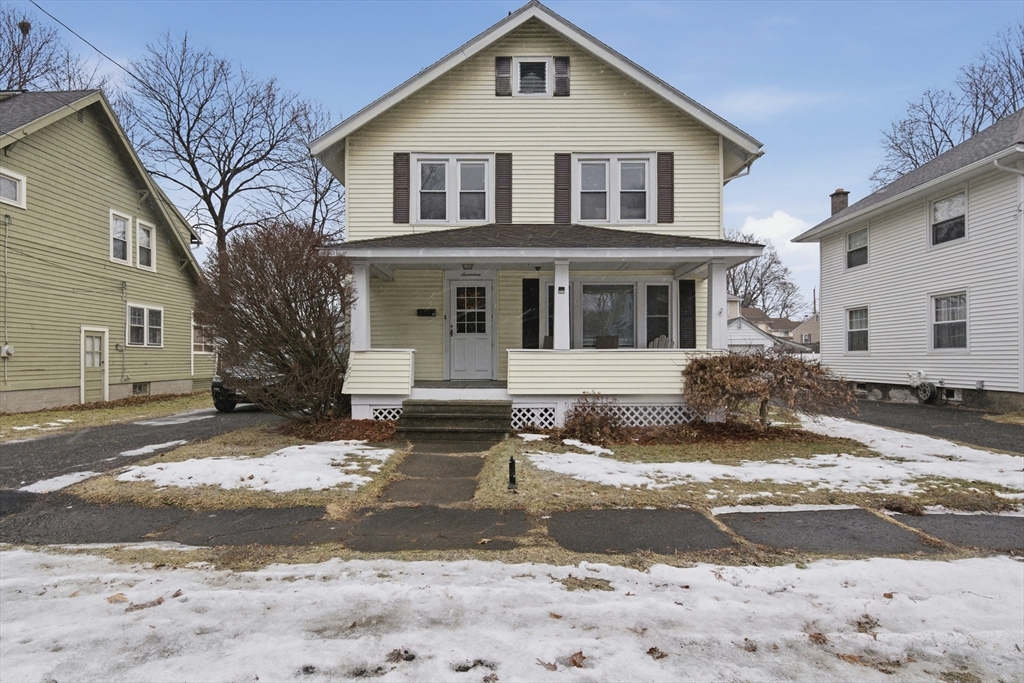 17 Kenwood St, Pittsfield, Massachusetts, 3 Bedrooms Bedrooms, 6 Rooms Rooms,1 BathroomBathrooms,Residential,For Sale,Kenwood St,73469747