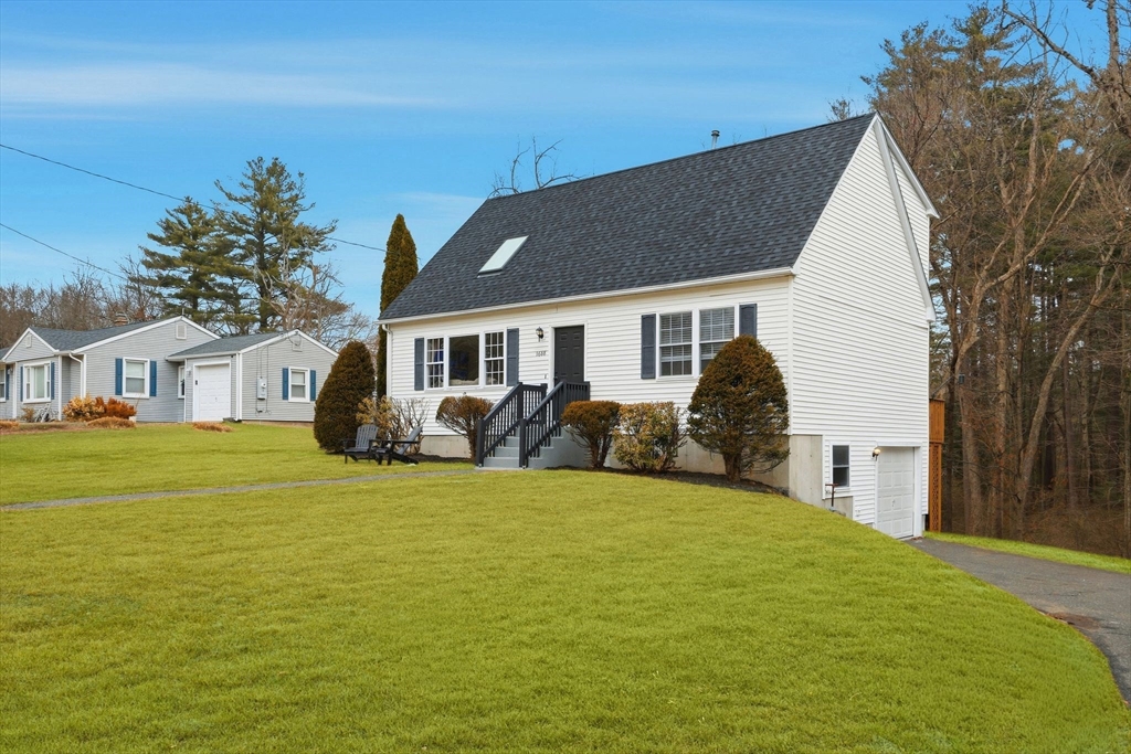 1688 S Branch Pkwy, Springfield, Massachusetts, 4 Bedrooms Bedrooms, 6 Rooms Rooms,2 BathroomsBathrooms,Residential,For Sale,S Branch Pkwy,73469621