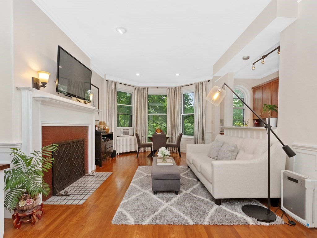 340 Tappan Street, Brookline, Massachusetts, 1 Bedroom Bedrooms, 4 Rooms Rooms,1 BathroomBathrooms,Residential Lease,For Rent,Tappan Street,73480740