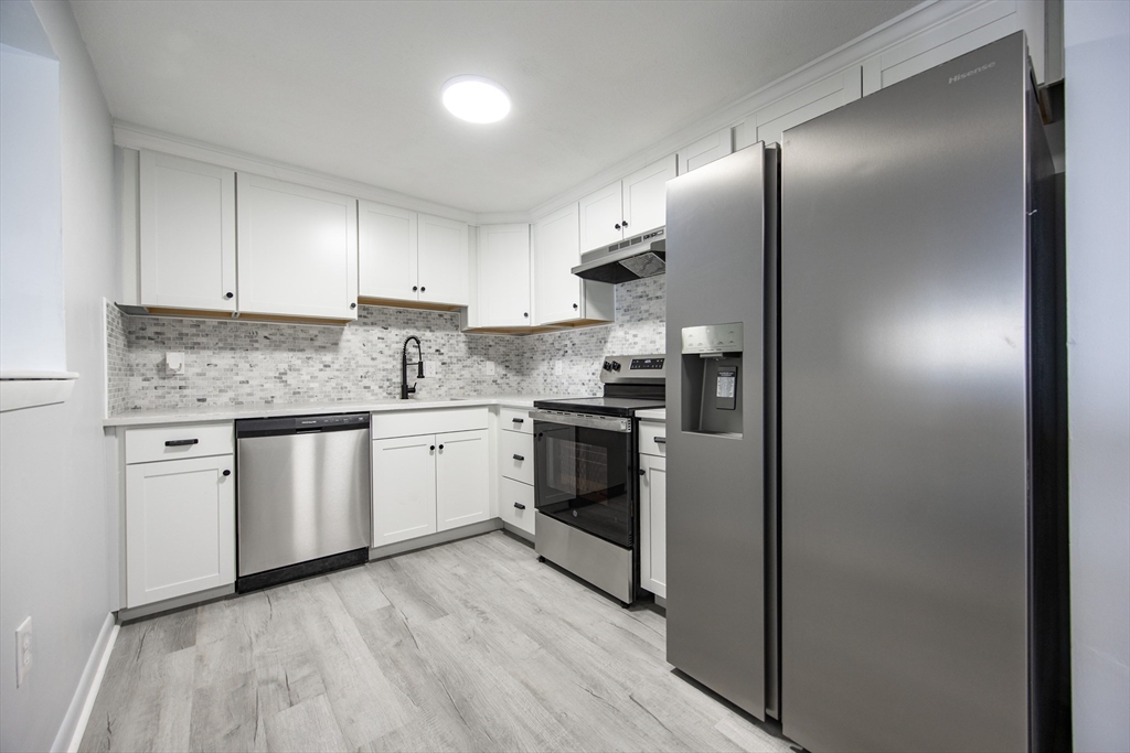 26 Williamsburg Ct, Shrewsbury, Massachusetts, 2 Bedrooms Bedrooms, 4 Rooms Rooms,1 BathroomBathrooms,Residential,For Sale,Williamsburg Ct,73480723