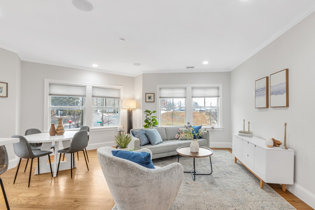 18 Robert Street, Boston, Massachusetts, 2 Bedrooms Bedrooms, 4 Rooms Rooms,2 BathroomsBathrooms,Residential,For Sale,Robert Street,73466345