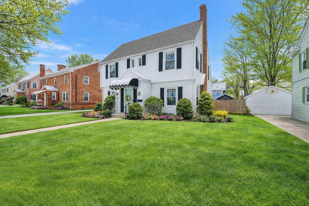 46 Eckington St, Springfield, Massachusetts, 3 Bedrooms Bedrooms, 8 Rooms Rooms,1.5 BathroomsBathrooms,Residential,For Sale,Eckington St,73478822