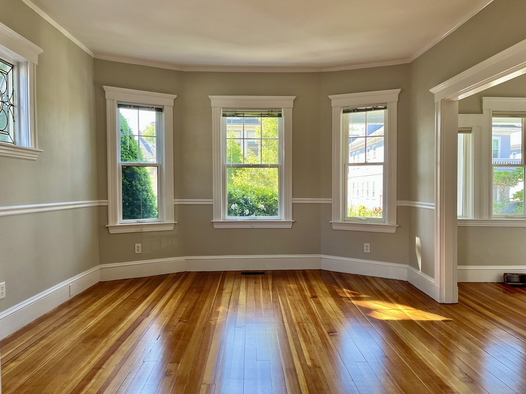 72 Everett St, Arlington, Massachusetts, 2 Bedrooms Bedrooms, 5 Rooms Rooms,1 BathroomBathrooms,Residential Lease,For Rent,Everett St,73480756