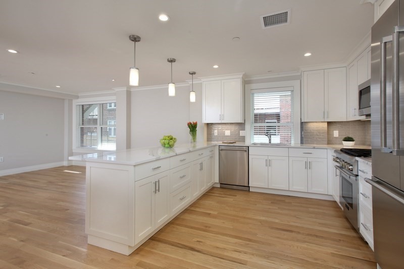 36 Longwood Ave, Brookline, Massachusetts, 2 Bedrooms Bedrooms, 4 Rooms Rooms,2 BathroomsBathrooms,Residential Lease,For Rent,Longwood Ave,73480760