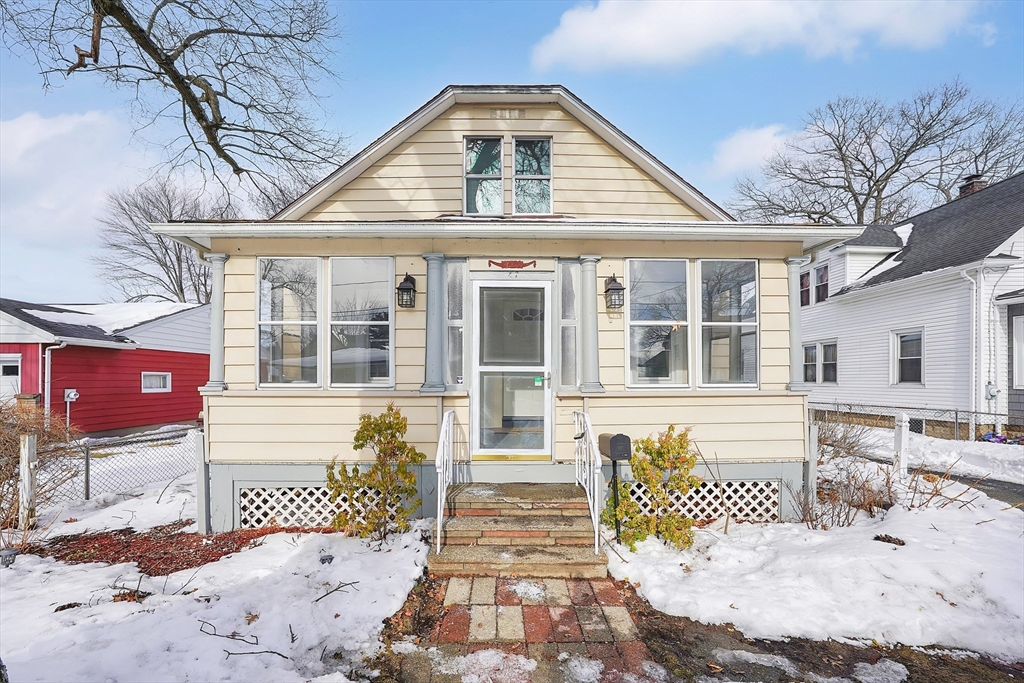 27 Parallel St, Springfield, Massachusetts, 3 Bedrooms Bedrooms, 5 Rooms Rooms,1 BathroomBathrooms,Residential,For Sale,Parallel St,73480762