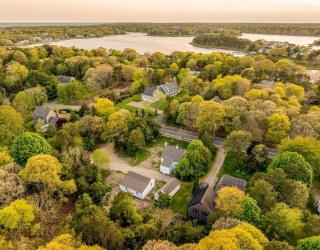 194 Main St, Dennis, Massachusetts, 3 Bedrooms Bedrooms, 5 Rooms Rooms,2 BathroomsBathrooms,Residential,For Sale,Main St,73480793