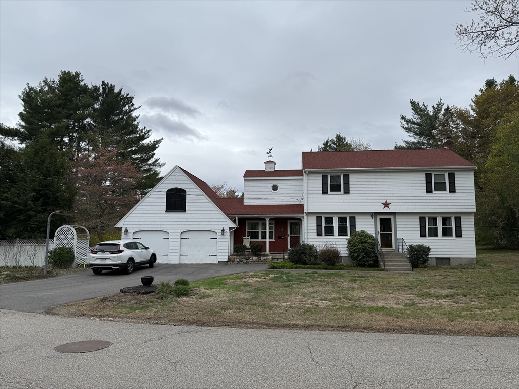 12 Clewes Rd, Millis, Massachusetts, 4 Bedrooms Bedrooms, 9 Rooms Rooms,2.5 BathroomsBathrooms,Residential Lease,For Rent,Clewes Rd,73480807