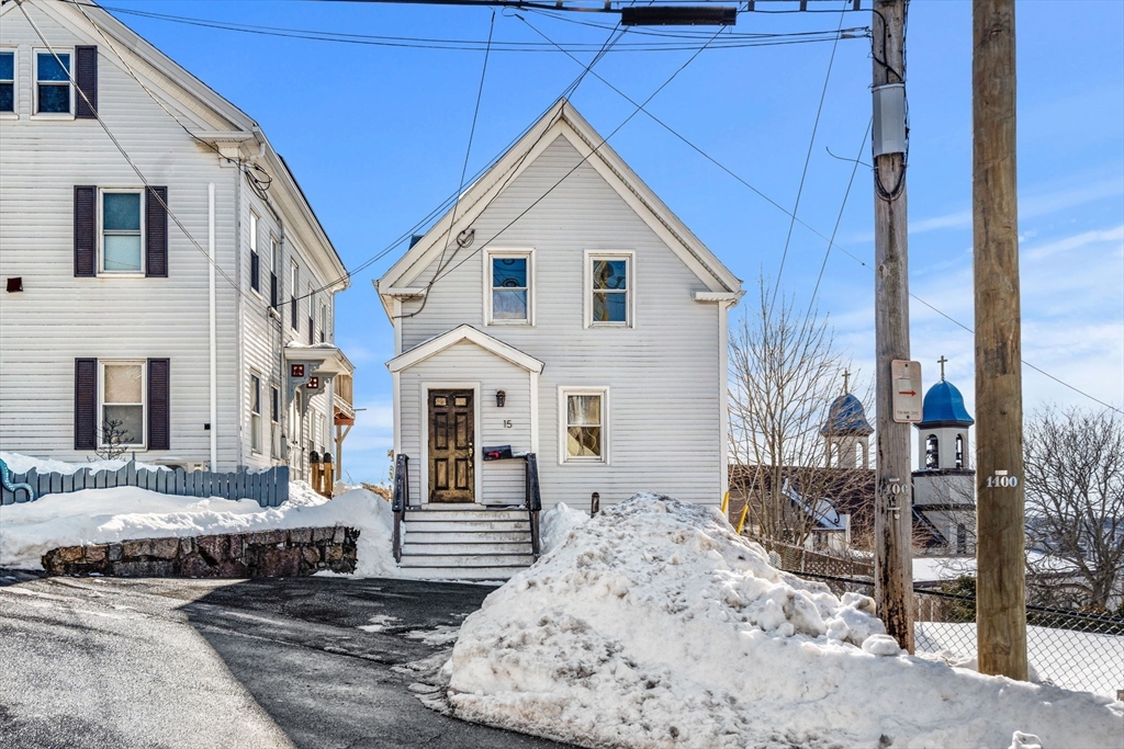 15 Mount Vernon St, Gloucester, Massachusetts, 3 Bedrooms Bedrooms, 7 Rooms Rooms,2.5 BathroomsBathrooms,Residential,For Sale,Mount Vernon St,73480814