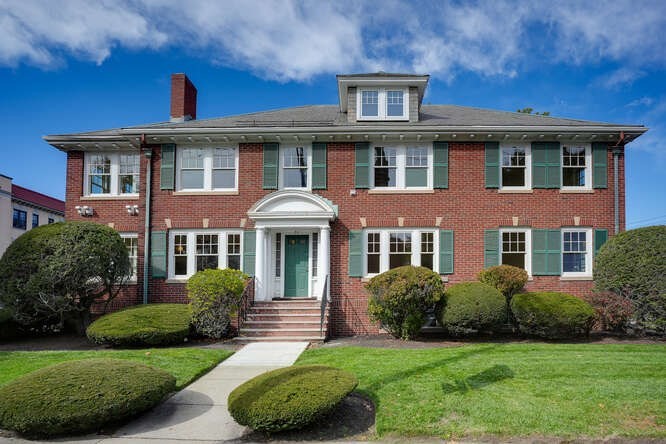 71 Church Street, Winchester, Massachusetts, 3 Bedrooms Bedrooms, 7 Rooms Rooms,1.5 BathroomsBathrooms,Residential Lease,For Rent,Church Street,73480819