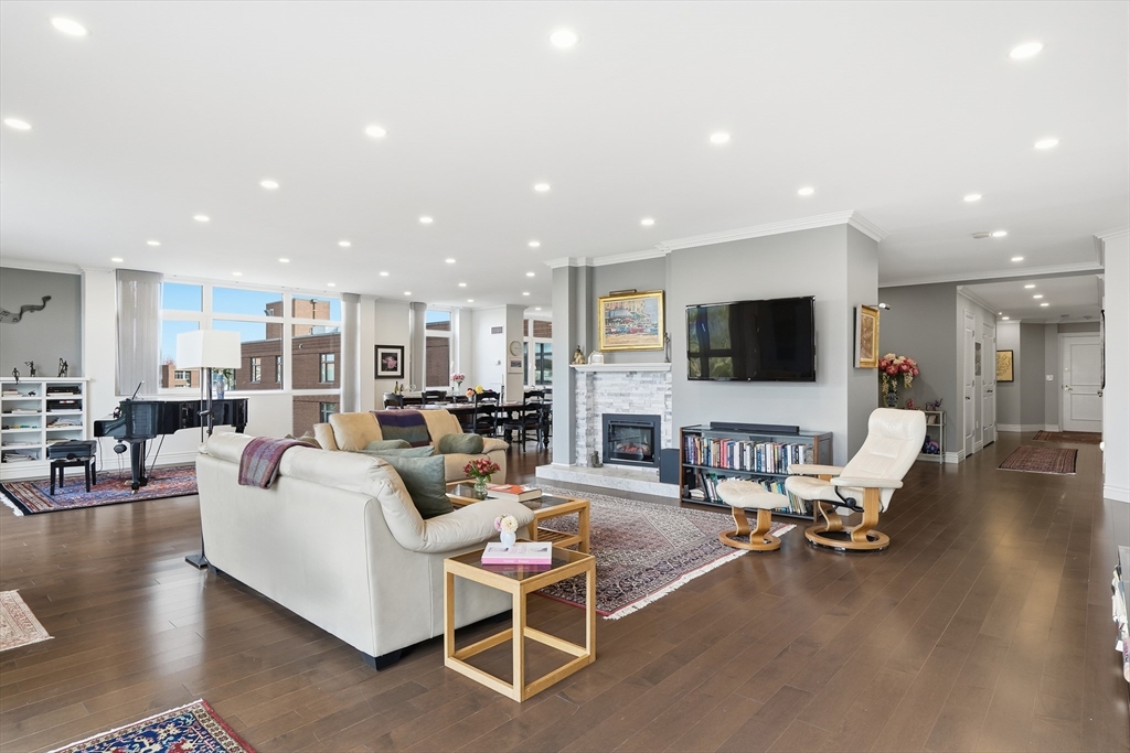 79 Florence Street, Newton, Massachusetts, 3 Bedrooms Bedrooms, 6 Rooms Rooms,3.5 BathroomsBathrooms,Residential,For Sale,Florence Street,73454703