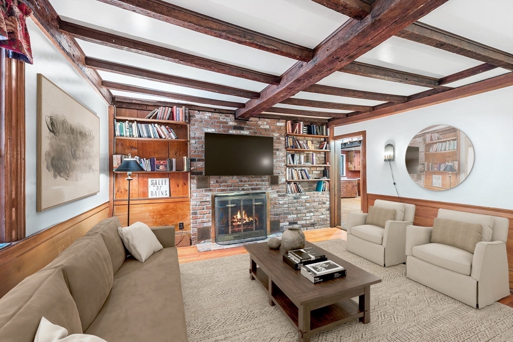 7 Sullivan Street, North Andover, Massachusetts, 3 Bedrooms Bedrooms, 7 Rooms Rooms,1.5 BathroomsBathrooms,Residential,For Sale,Sullivan Street,73447547