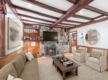 7 Sullivan Street, North Andover, Massachusetts, 3 Bedrooms Bedrooms, 7 Rooms Rooms,1.5 BathroomsBathrooms,Residential,For Sale,Sullivan Street,73447547