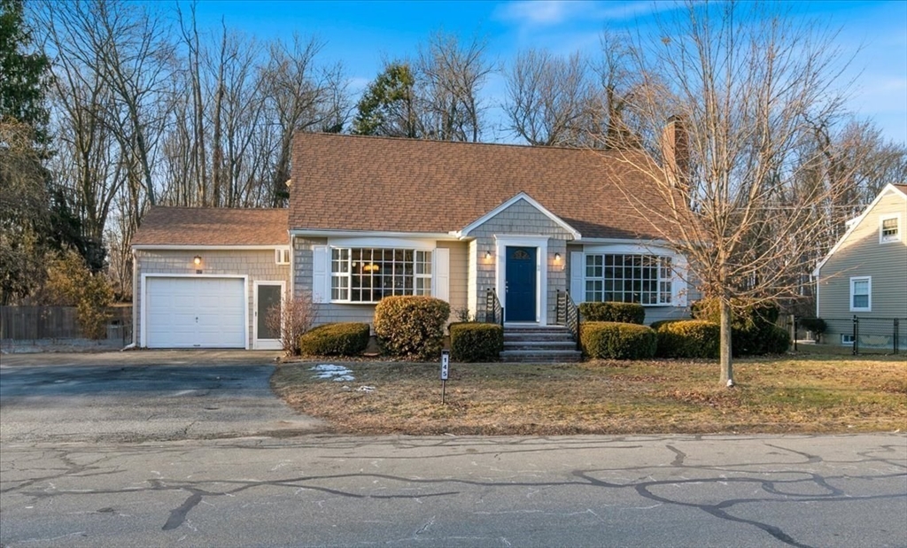 145 Warrenton Road, Haverhill, Massachusetts, 3 Bedrooms Bedrooms, 7 Rooms Rooms,2 BathroomsBathrooms,Residential,For Sale,Warrenton Road,73457888