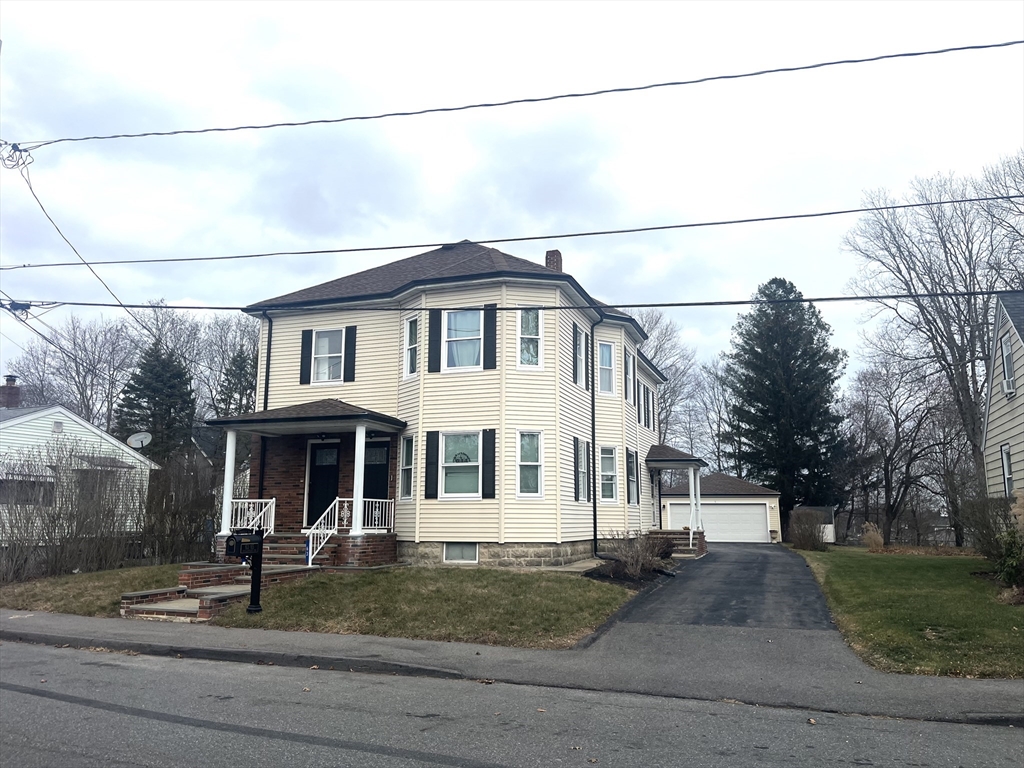 63-65 Vaillancourt St, Taunton, Massachusetts, 6 Bedrooms Bedrooms, 10 Rooms Rooms,3 BathroomsBathrooms,Residential Income,For Sale,Vaillancourt St,73461607