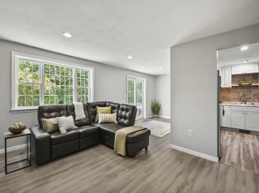 33 Kennedy Dr, Chelmsford, Massachusetts, 2 Bedrooms Bedrooms, 5 Rooms Rooms,1.5 BathroomsBathrooms,Residential,For Sale,Kennedy Dr,73434781