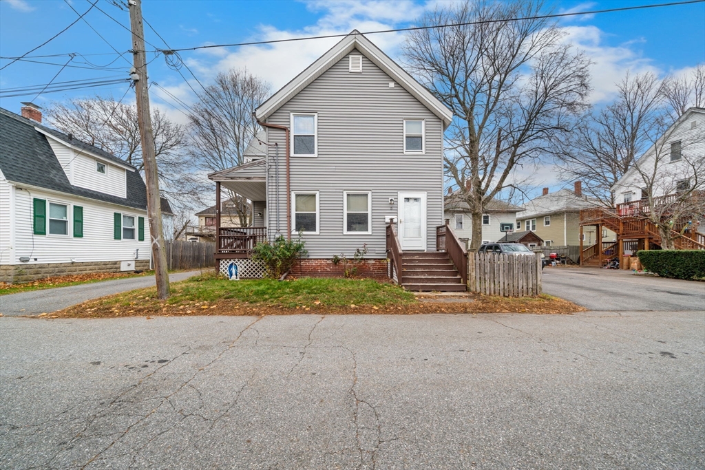 5 Central Ave, Haverhill, Massachusetts, 3 Bedrooms Bedrooms, 6 Rooms Rooms,1 BathroomBathrooms,Residential,For Sale,Central Ave,73457240