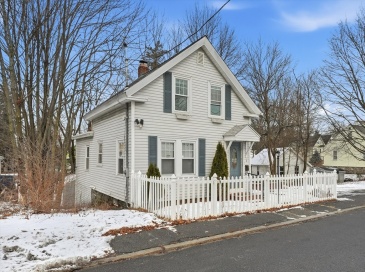 7 Mystic Street, Methuen, Massachusetts, 3 Bedrooms Bedrooms, 6 Rooms Rooms,1 BathroomBathrooms,Residential,For Sale,Mystic Street,73466445