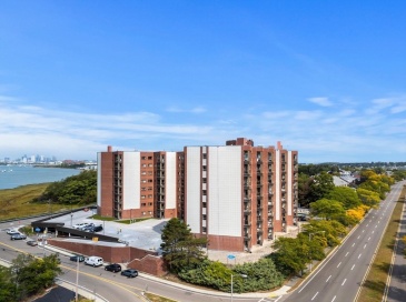 90 Quincy Shore Dr, Quincy, Massachusetts, 2 Bedrooms Bedrooms, 5 Rooms Rooms,2 BathroomsBathrooms,Residential,For Sale,Quincy Shore Dr,73435112