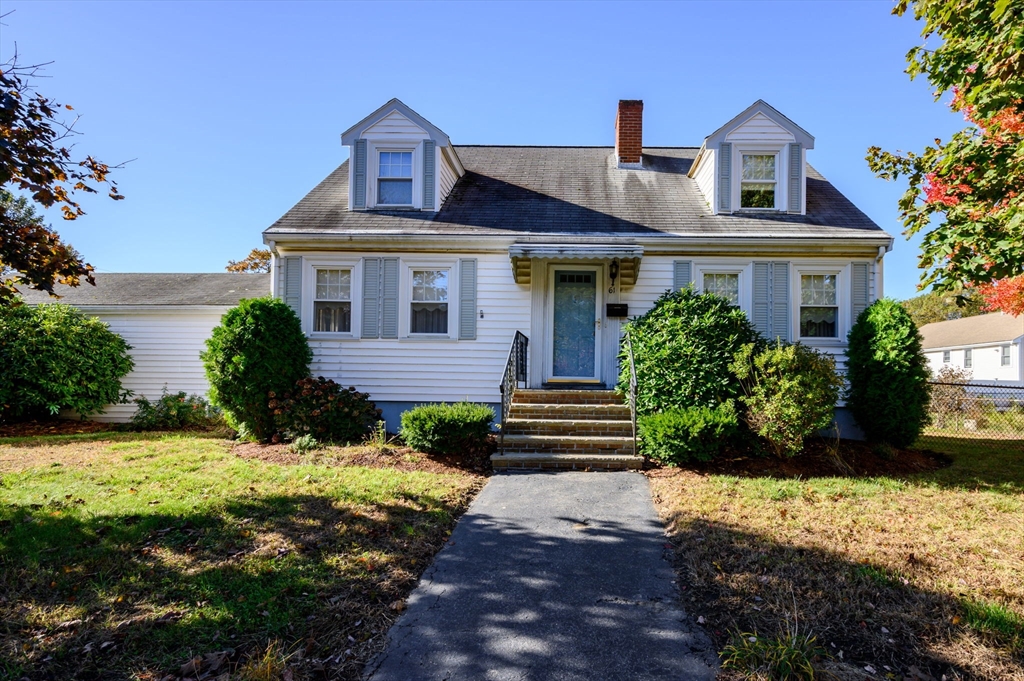61 Grove St, Braintree, Massachusetts, 3 Bedrooms Bedrooms, 7 Rooms Rooms,1.5 BathroomsBathrooms,Residential,For Sale,Grove St,73446987
