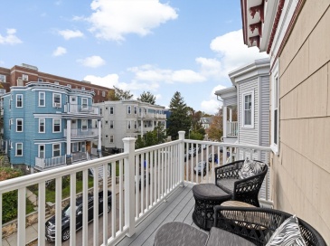 108 King Street, Boston, Massachusetts, 3 Bedrooms Bedrooms, 5 Rooms Rooms,1 BathroomBathrooms,Residential,For Sale,King Street,73465483