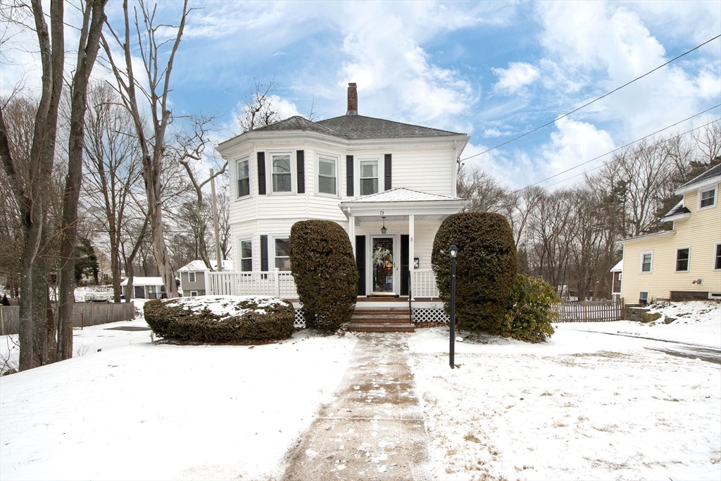 73 Hollis St, Weymouth, Massachusetts, 3 Bedrooms Bedrooms, 7 Rooms Rooms,1.5 BathroomsBathrooms,Residential,For Sale,Hollis St,73466590