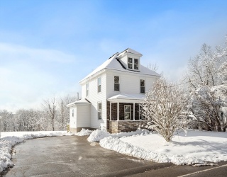 420 North Broadway, Haverhill, Massachusetts, 2 Bedrooms Bedrooms, 5 Rooms Rooms,1.5 BathroomsBathrooms,Residential,For Sale,North Broadway,73470200