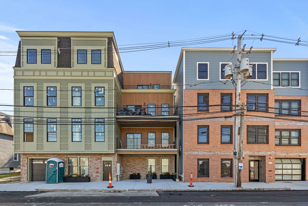 125 Addison Street, Boston, Massachusetts, 2 Bedrooms Bedrooms, 6 Rooms Rooms,2 BathroomsBathrooms,Residential,For Sale,Addison Street,73467658