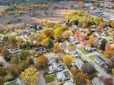 17 Alberta Ave, Newburyport, Massachusetts, 3 Bedrooms Bedrooms, 8 Rooms Rooms,2.5 BathroomsBathrooms,Residential,For Sale,Alberta Ave,73449380