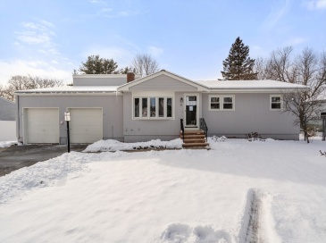 22 Old Bolton Rd, Hudson, Massachusetts, 3 Bedrooms Bedrooms, 7 Rooms Rooms,1.5 BathroomsBathrooms,Residential,For Sale,Old Bolton Rd,73472167