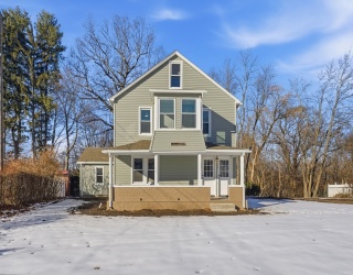 304-306 Cooper Street, Agawam, Massachusetts, 6 Bedrooms Bedrooms, 12 Rooms Rooms,2 BathroomsBathrooms,Residential Income,For Sale,Cooper Street,73466429