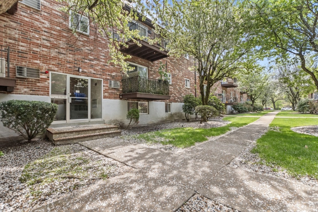 28 Westgate Rd, Boston, Massachusetts, 1 Bedroom Bedrooms, 3 Rooms Rooms,1 BathroomBathrooms,Residential,For Sale,Westgate Rd,73480833