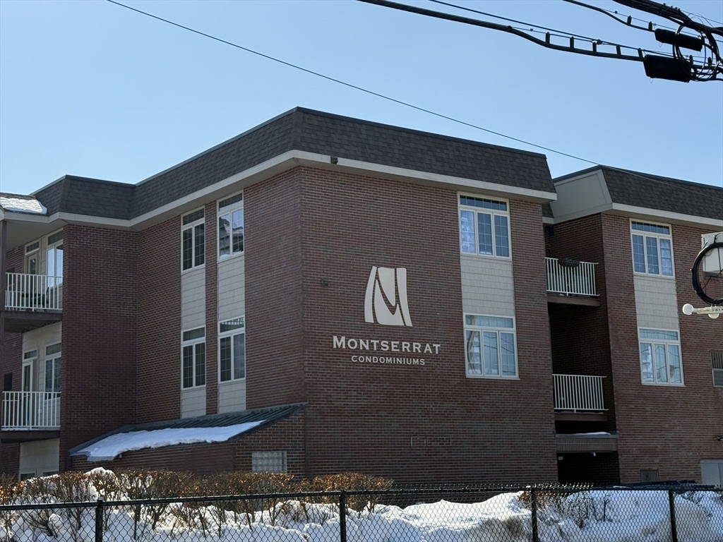 40 Heather St, Beverly, Massachusetts, 2 Bedrooms Bedrooms, 5 Rooms Rooms,2 BathroomsBathrooms,Residential,For Sale,Heather St,73477385