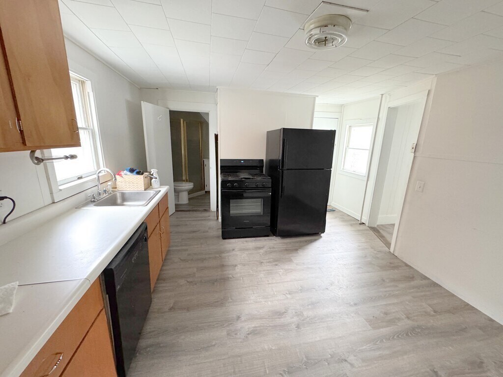 23 Knowlton St., Somerville, Massachusetts, 1 Bedroom Bedrooms, 4 Rooms Rooms,1 BathroomBathrooms,Residential Lease,For Rent,Knowlton St.,73480904