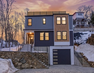 15 Landry Road, Medford, Massachusetts, 4 Bedrooms Bedrooms, 8 Rooms Rooms,3.5 BathroomsBathrooms,Residential,For Sale,Landry Road,73480861