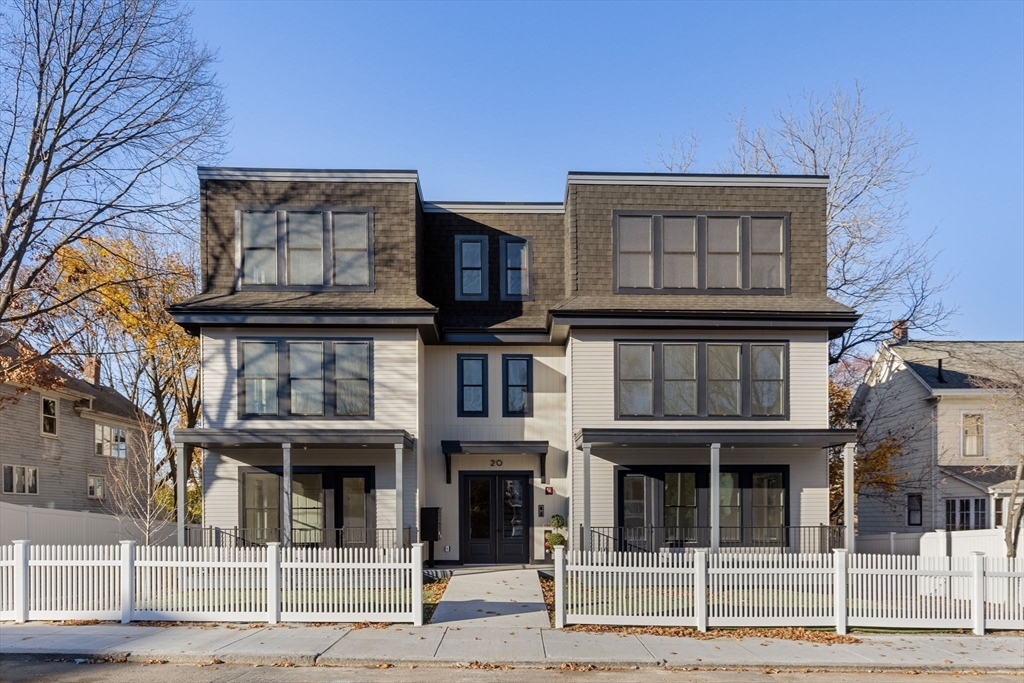 18 Parkman, Boston, Massachusetts, 4 Bedrooms Bedrooms, 6 Rooms Rooms,2 BathroomsBathrooms,Residential,For Sale,Parkman,73480987