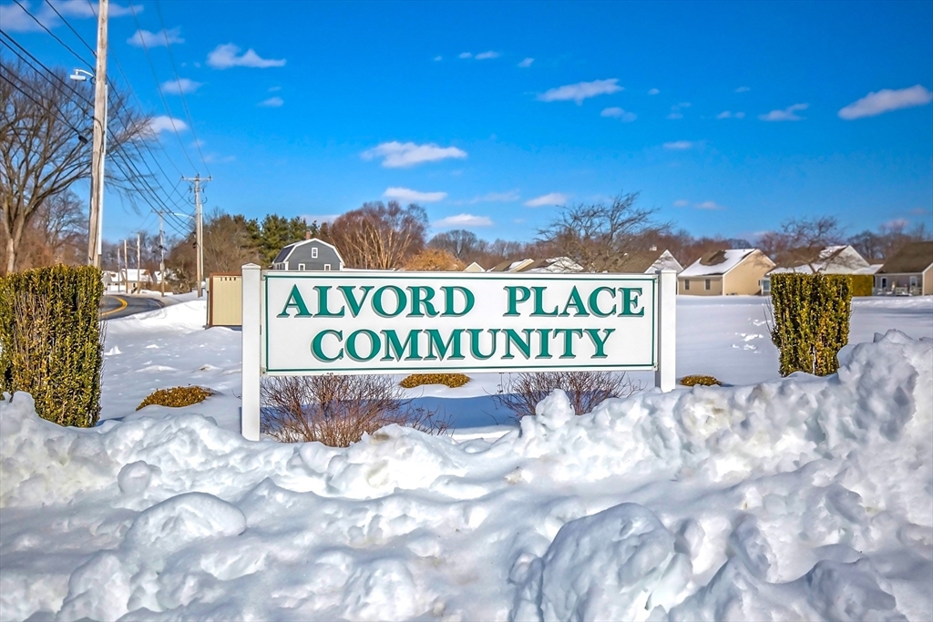 214 Alvord Pl, South Hadley, Massachusetts, 3 Bedrooms Bedrooms, 5 Rooms Rooms,3 BathroomsBathrooms,Residential,For Sale,Alvord Pl,73480900