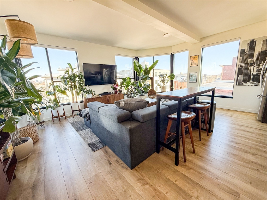 1 Sewall, Boston, Massachusetts, 2 Bedrooms Bedrooms, 4 Rooms Rooms,1 BathroomBathrooms,Residential Lease,For Rent,Sewall,73480989