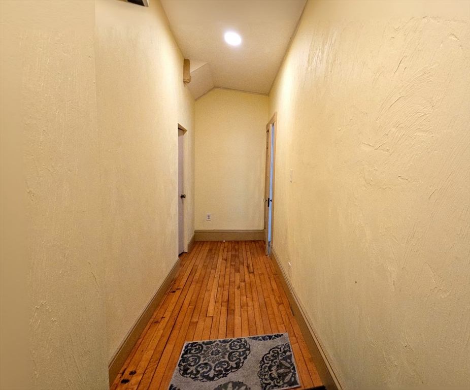 48 Boylston Street, Lowell, Massachusetts, 2 Bedrooms Bedrooms, 5 Rooms Rooms,1 BathroomBathrooms,Residential Lease,For Rent,Boylston Street,73480993