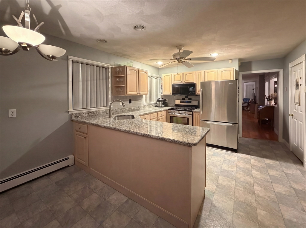 112 Boston Avenue, Somerville, Massachusetts, 1 Bedroom Bedrooms, 3 Rooms Rooms,1 BathroomBathrooms,Residential Lease,For Rent,Boston Avenue,73480995